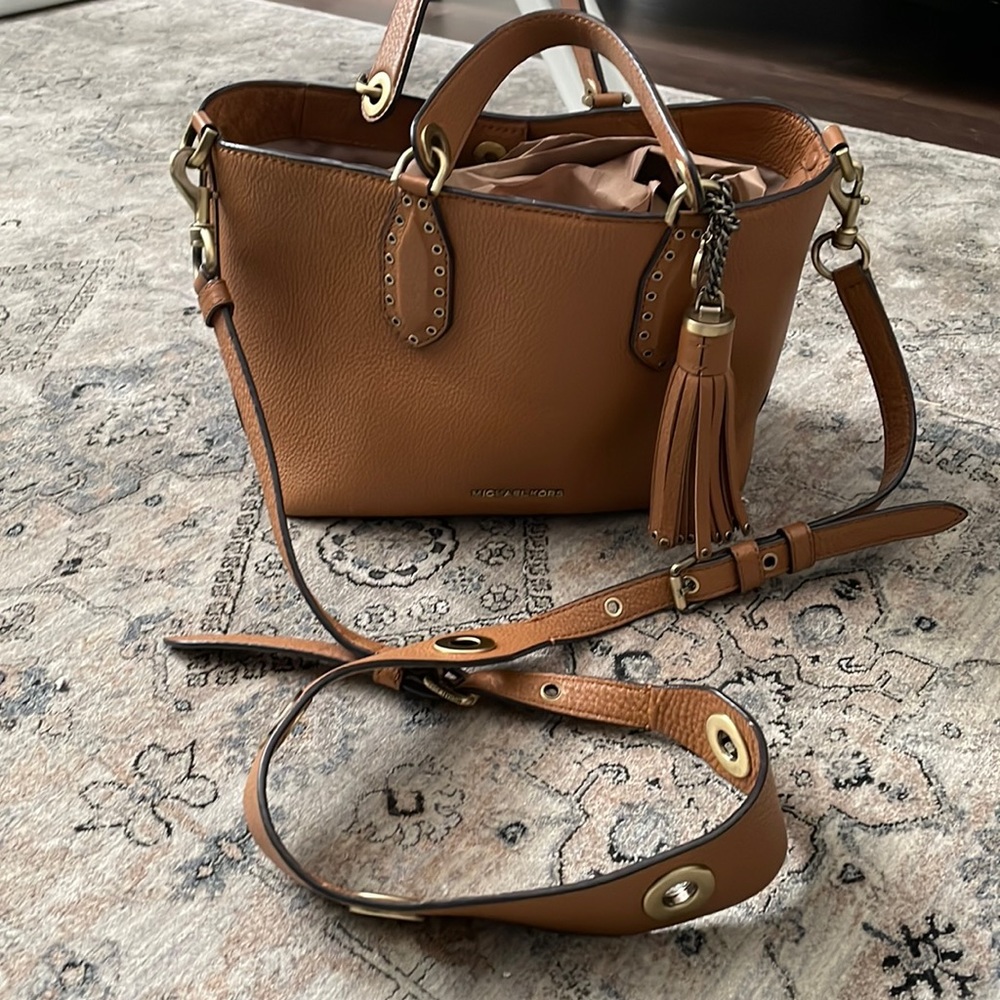 Michael kors tan purse